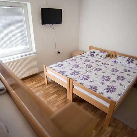 Hostel Larisa 바냐루카 외부 사진