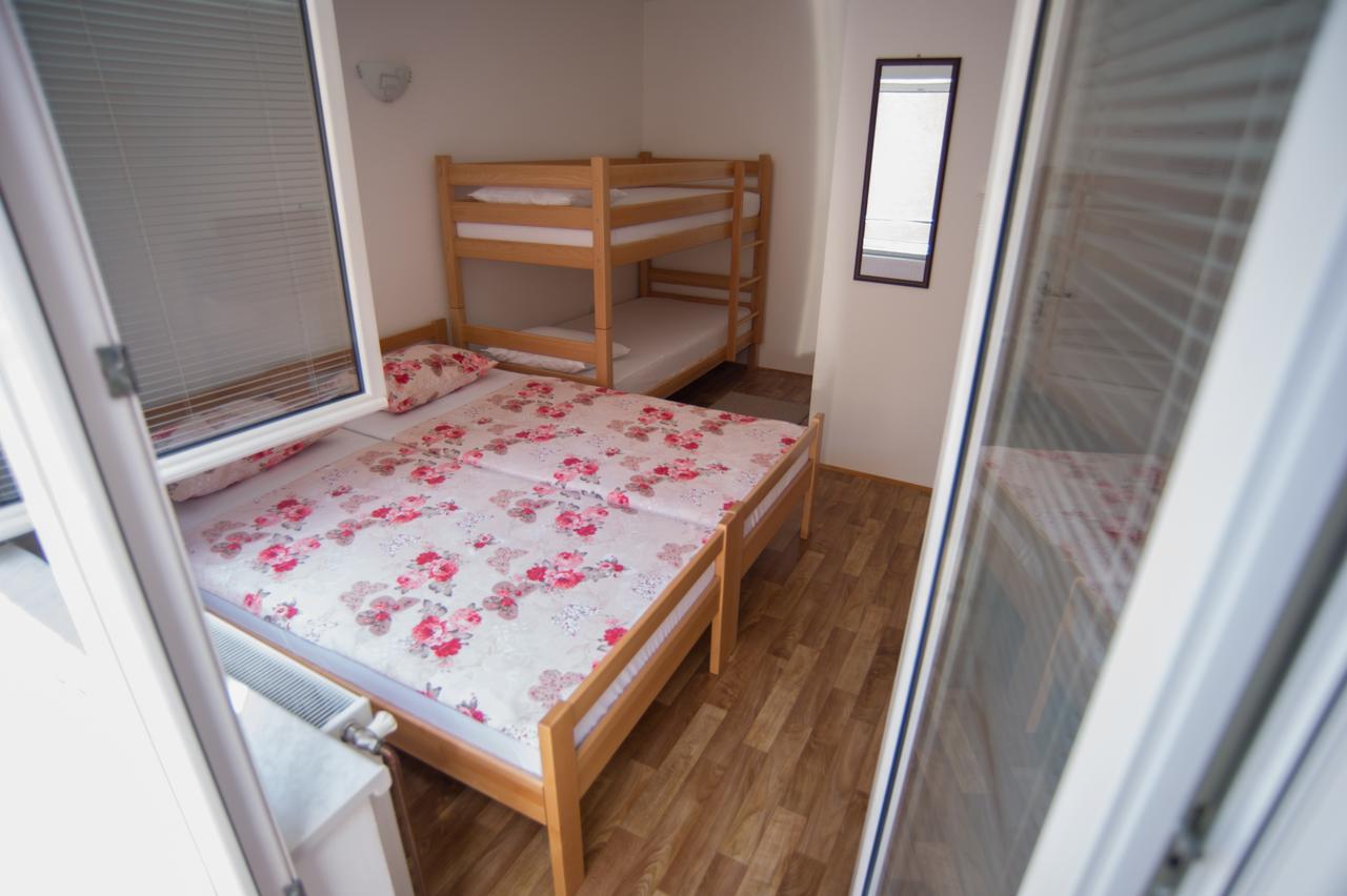 Hostel Larisa 바냐루카 외부 사진